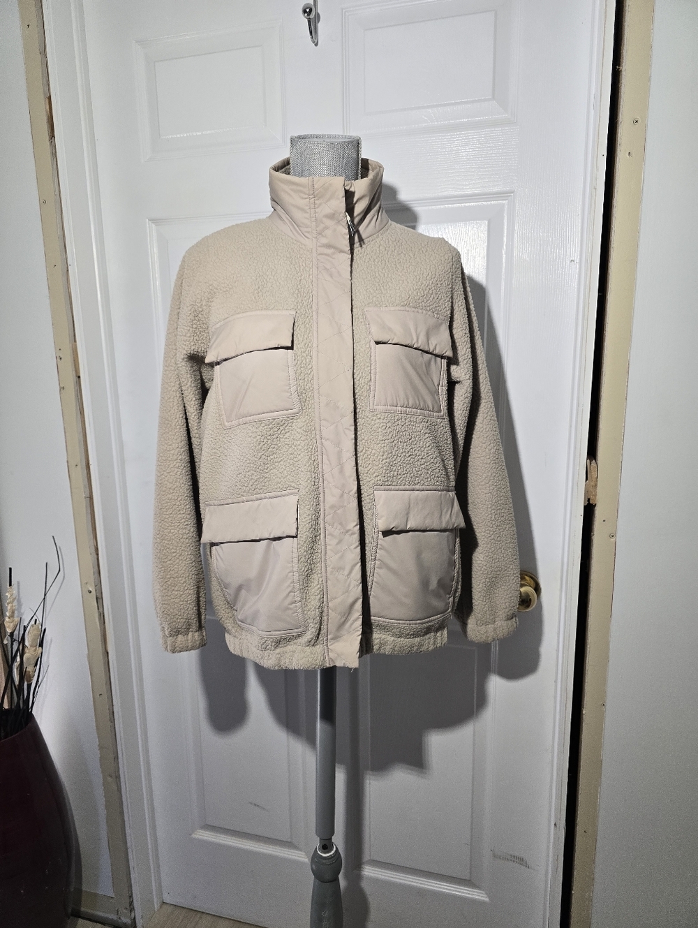 VUORI utility Sherpa Jacket